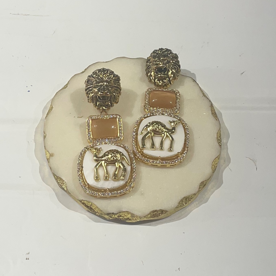 CAMEEKA PEACH EARRINGS