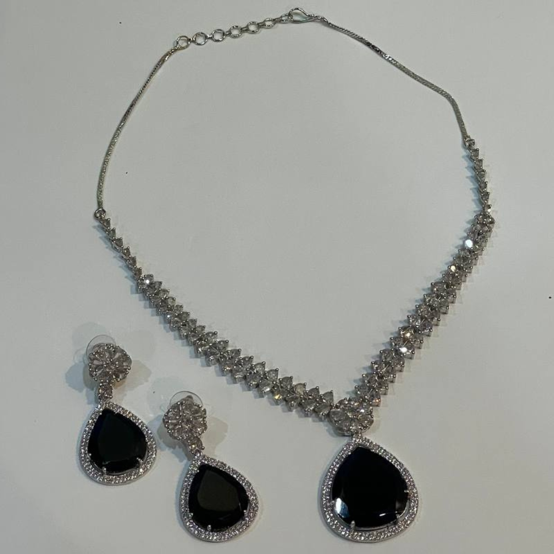 BLUE TITANIC NECKLACE