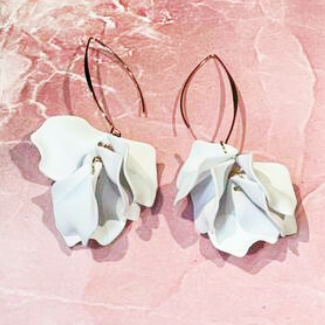 WHITE (M) KKOCH EARRINGS