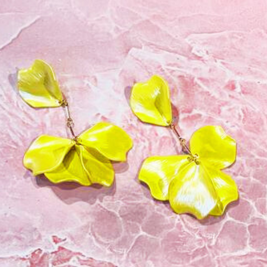 YELLOW METAL EARRINGS