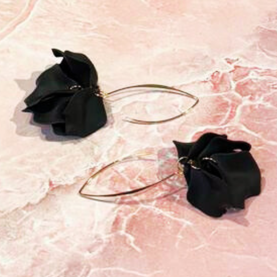 BLACK KKOCH EARRINGS