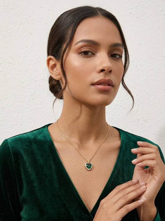Emerald stone golden chain necklace