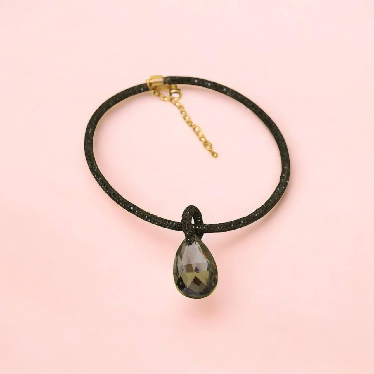 BINNA BLACK NECKLACE