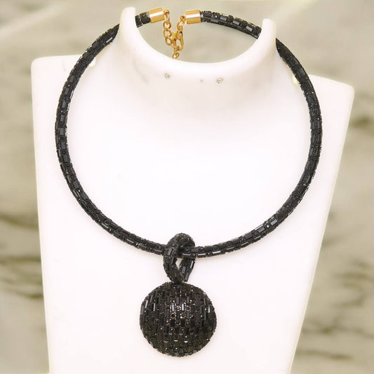 FAVE BLACK NECKLACE