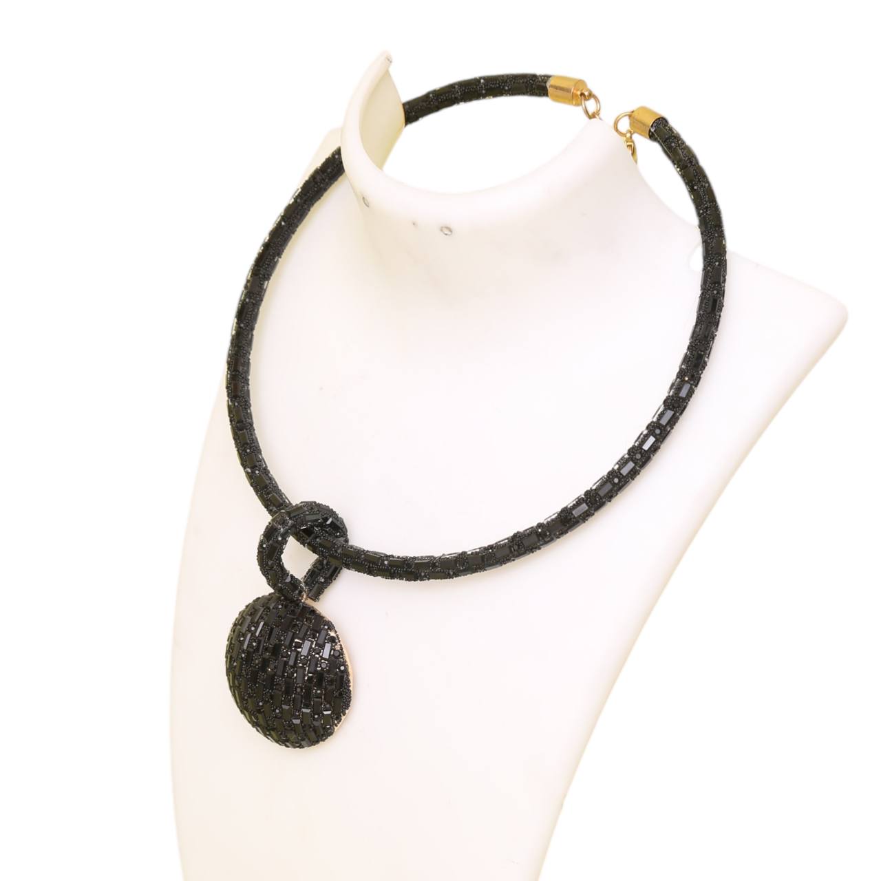 FAVE BLACK NECKLACE