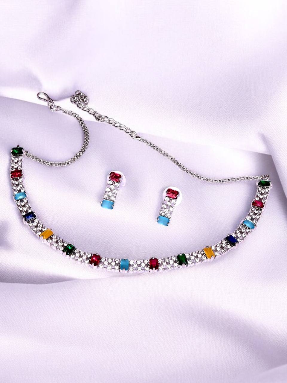 LUCY MULTY NECKLACE