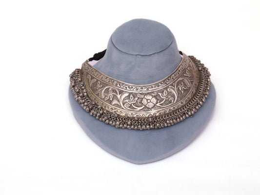 Luma choker necklace