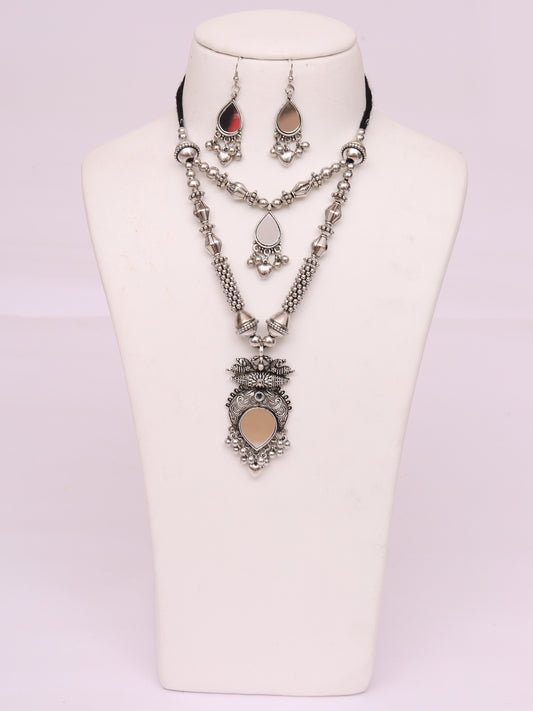 Leaf necklace