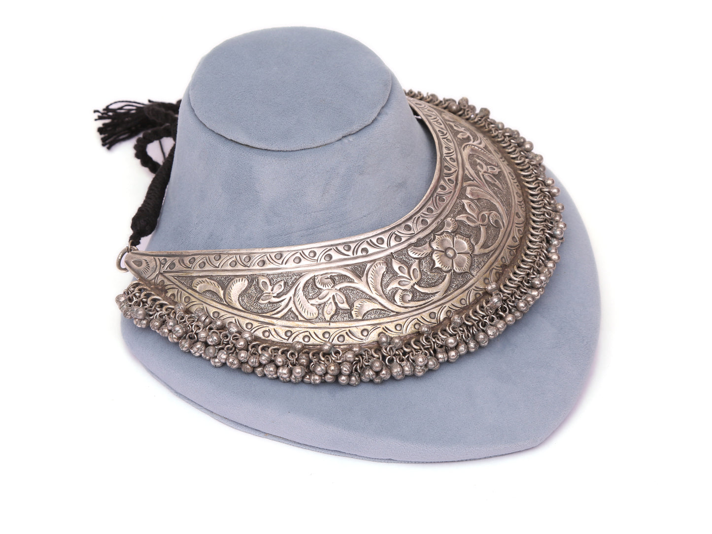 Luma choker necklace