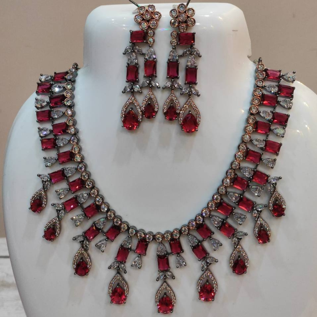 RED LAUREN NECKLACE
