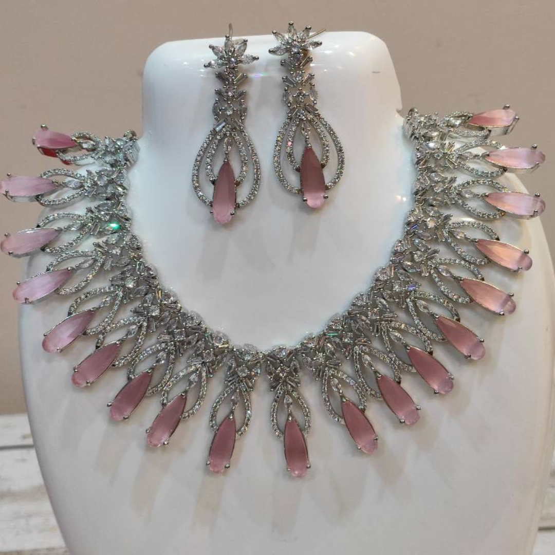 MEGAN PINK NECKLACE