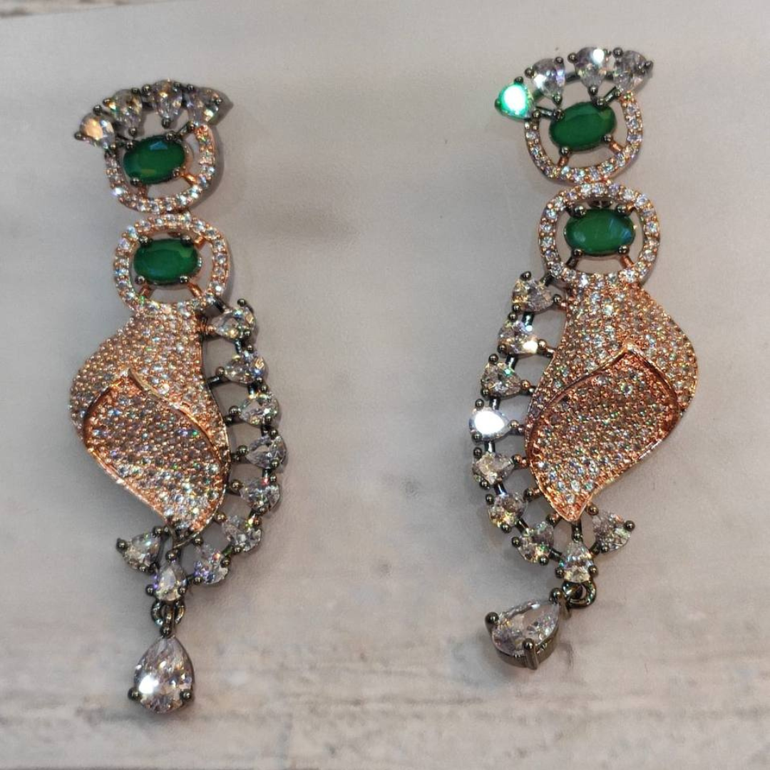 MILA GREEN NECKLACE