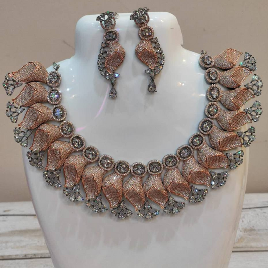 MILA WHITE NECKLACE