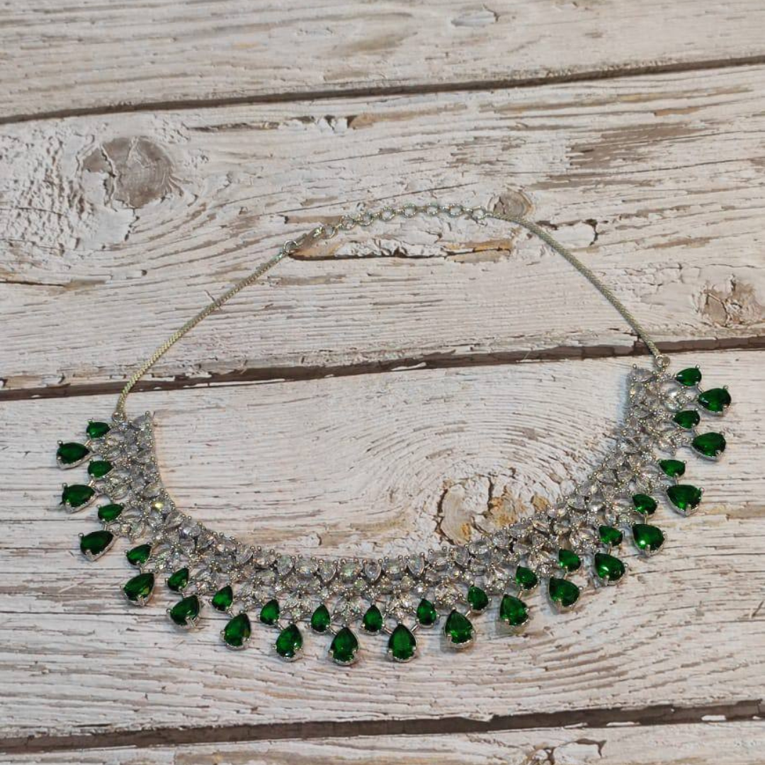 NATALI GREEN NECKLACE
