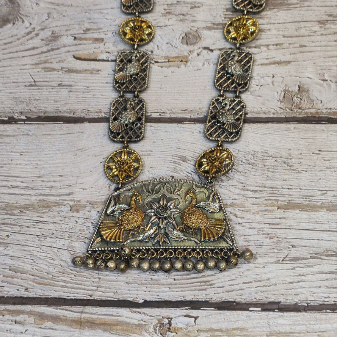 PAKHI RED NECKLACE