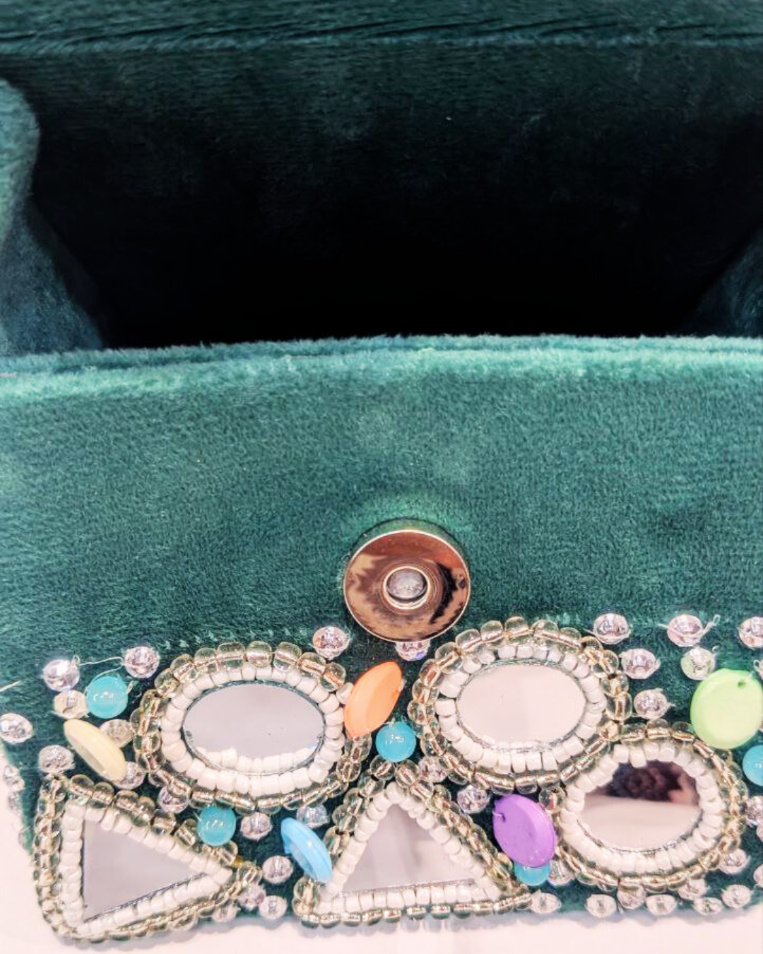 Green Jaanashi mirror bag
