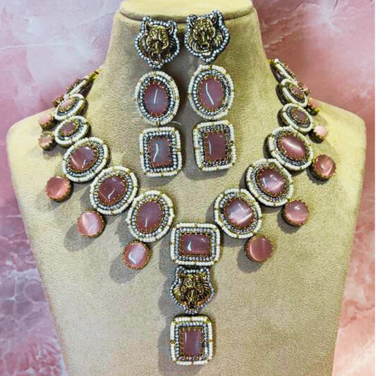 SOMYA PINK NECKLACE