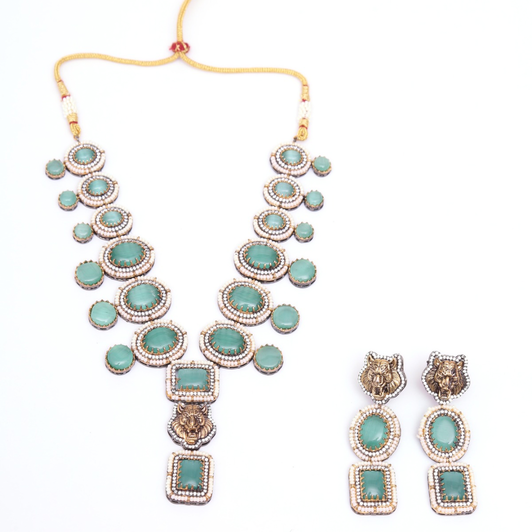 SOMYA TURQUOISE NECKLACE