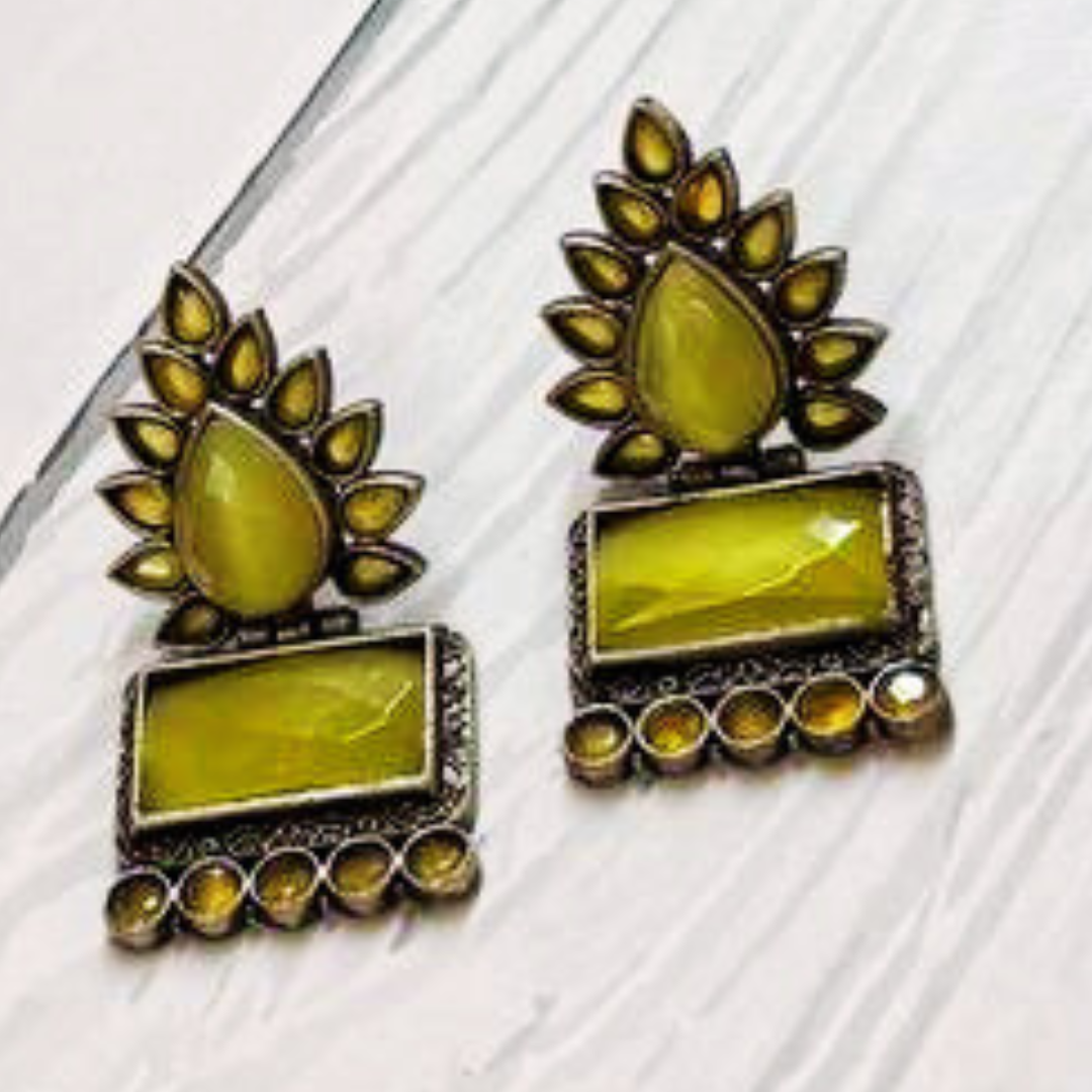 SHAGUN OLIVE EARRING