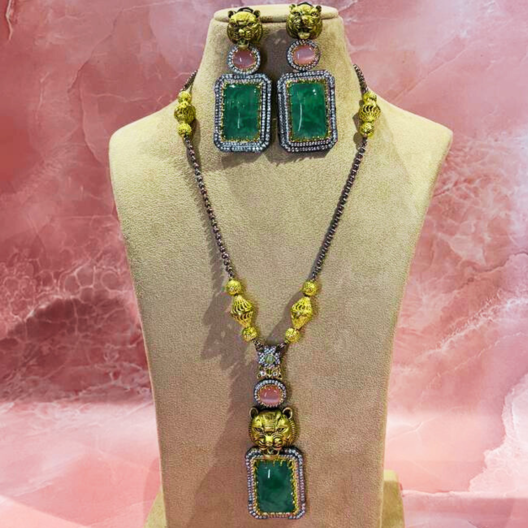 KOHINOOR EMERALD NECKLACE