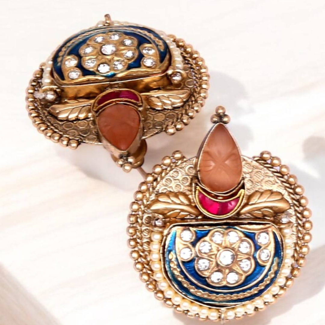 MAKAO STUD EARRINGS