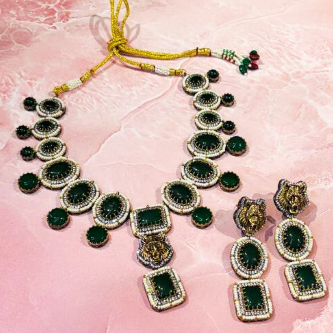 SOMYA EMERALD NECKLACE