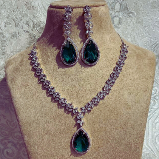 DEEPI EMERALD JEWELLERY SET