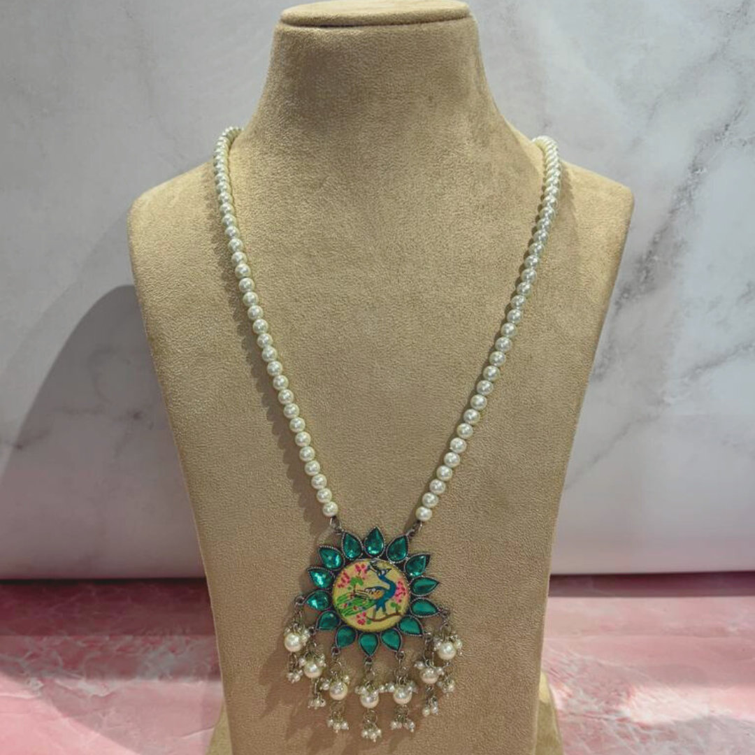 AMARPALI GREEN NECKLACE