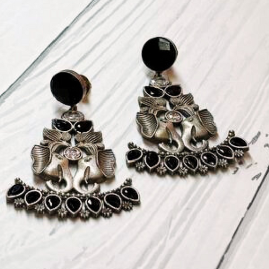 GAJKI BLACK EARRING