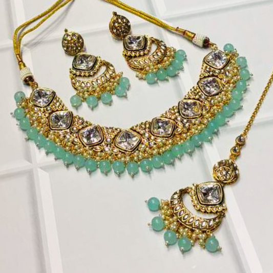 MINT-GREEN KAYANAAT NECKLACE