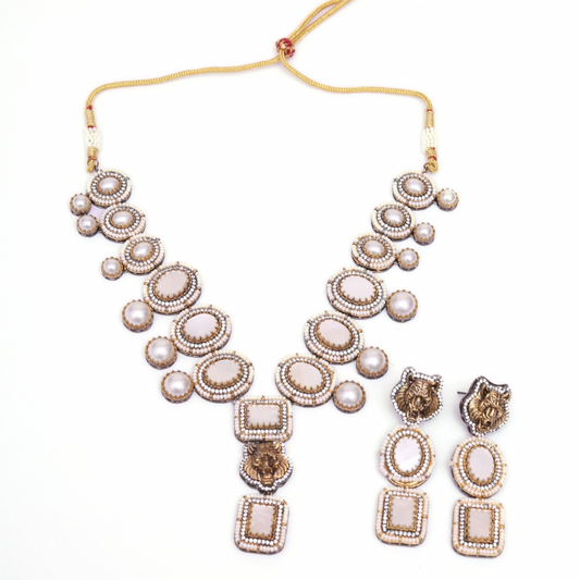 SOMYA WHITE NECKLACE