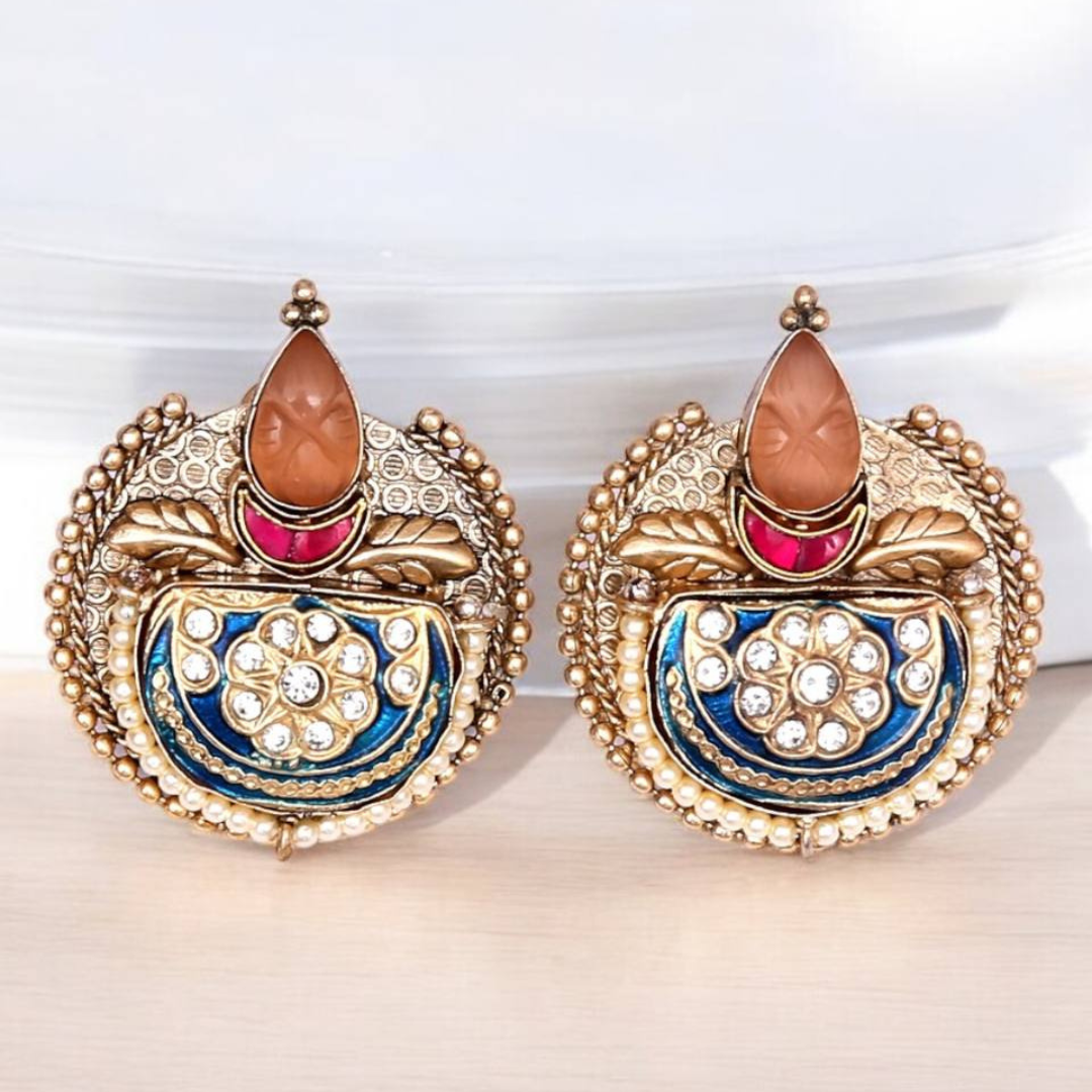 MAKAO STUD EARRINGS