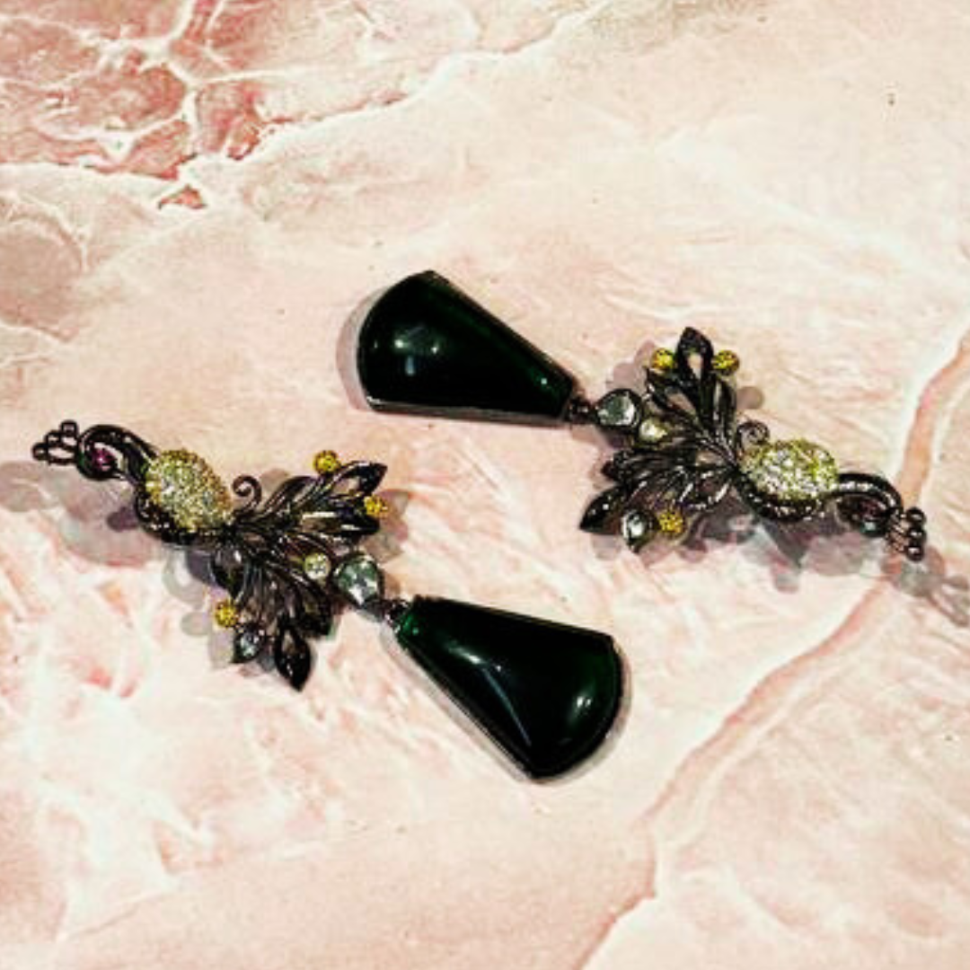 MORE EMERALD EARRING