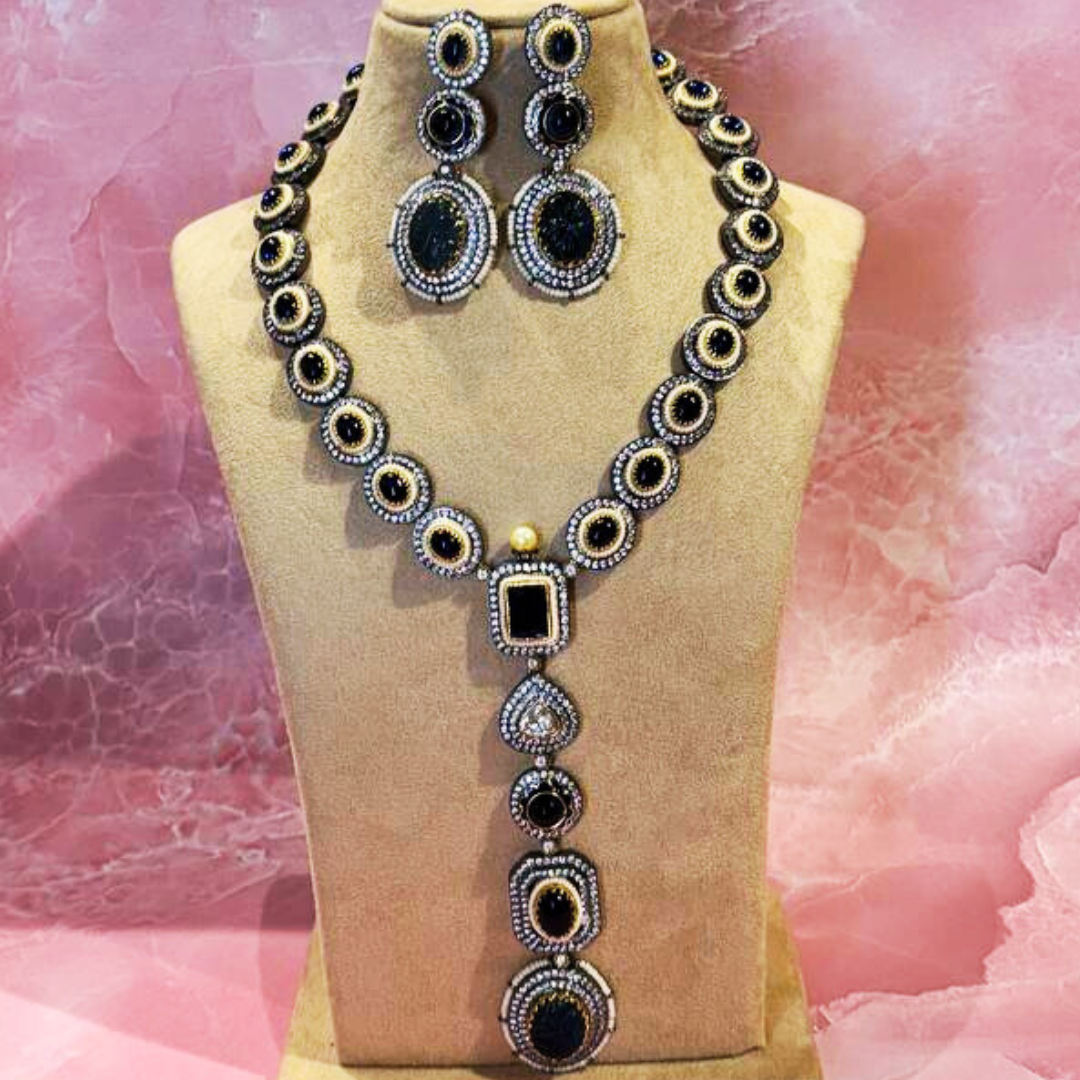 VICTORIA SWAG BLUE NECKLACE