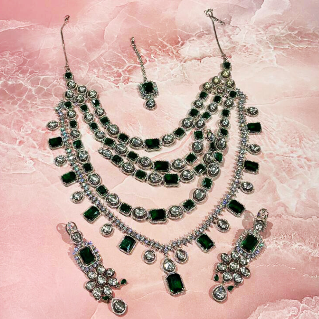 PARI EMERALD NECKLACE