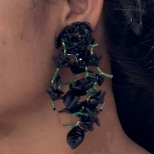 ZARISA BLACK EARRINGS