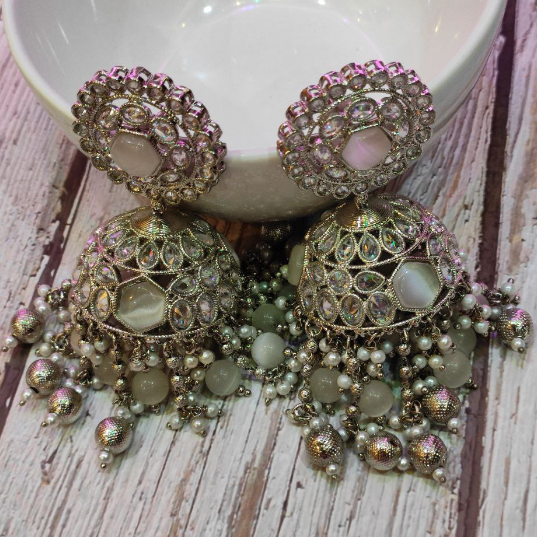 TAJ  WHITE MUMTAJ JHUMKA