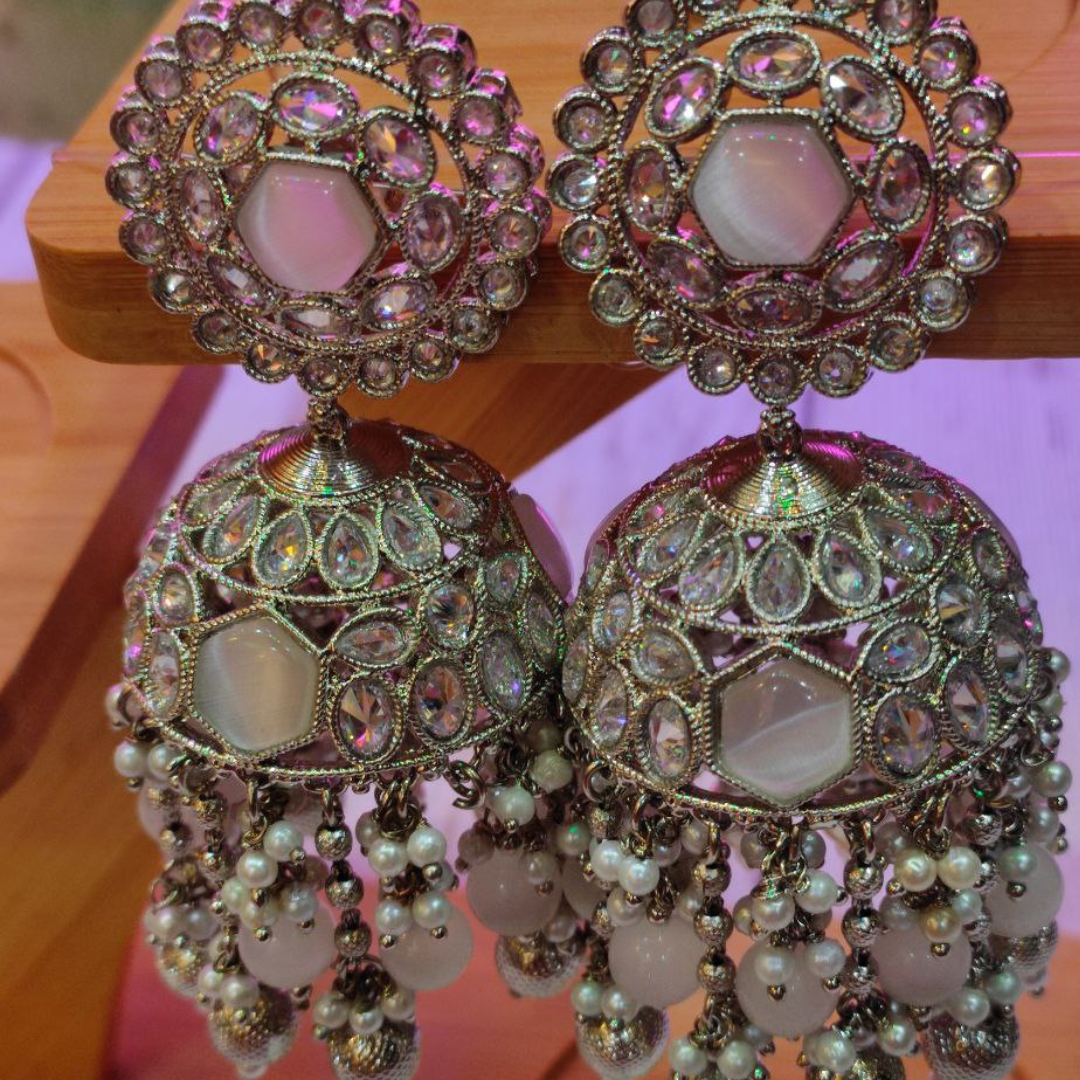 TAJ  WHITE MUMTAJ JHUMKA