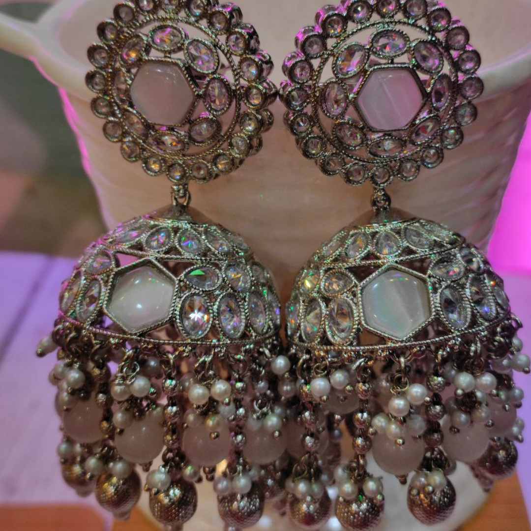 TAJ  WHITE MUMTAJ JHUMKA