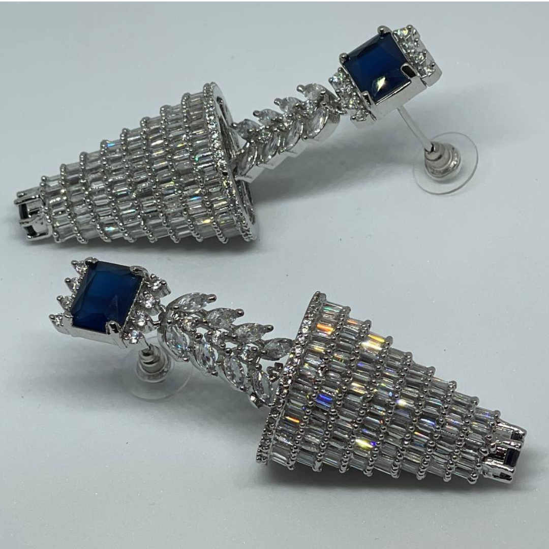 VICTORIA BLUE EARRING