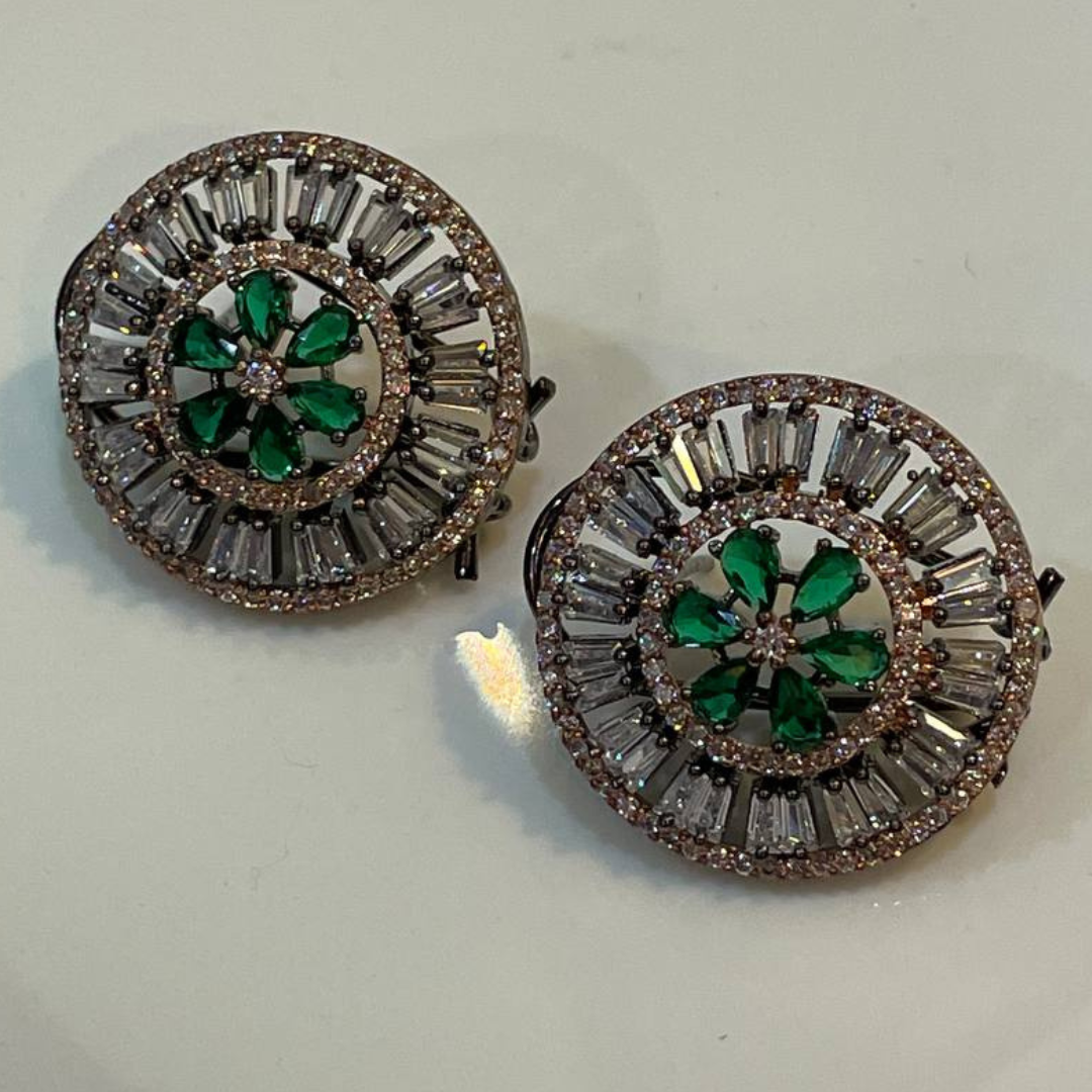 ELIZABETH (II) GREEN EARRING