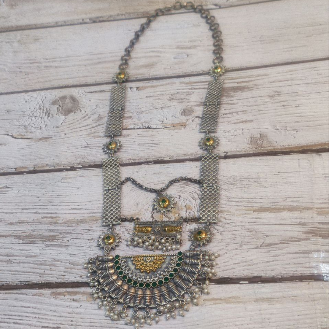 MAHAMAYA GREEN NECKLACE