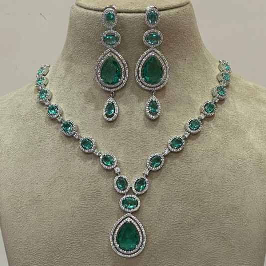 TESSA GREEN NECKLACE