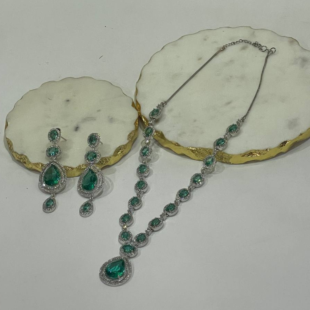 TESSA GREEN NECKLACE