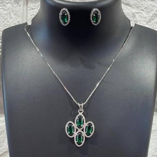 NAZAKAT EMERALD NECKLACE