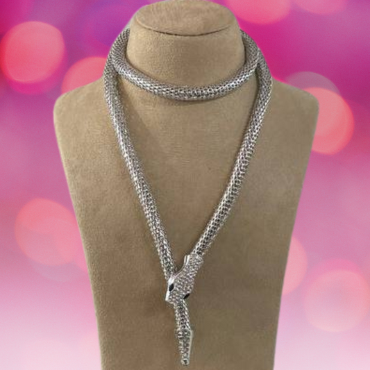 SILVER MAMUSHI NECKLACE