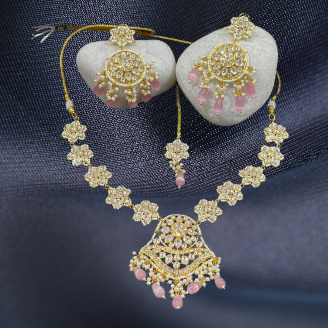 KAMLAYANI PINK NECKLACE