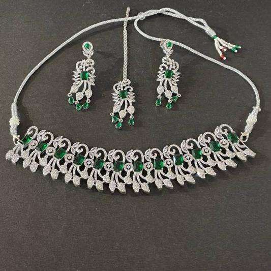 MOHITA EMERALD JEWELLERY SET