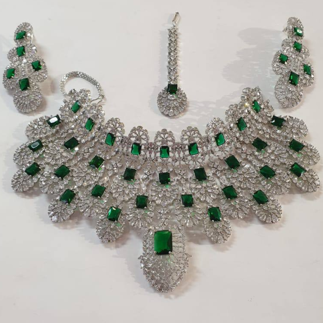 EMERALD NOORI NECKLACE