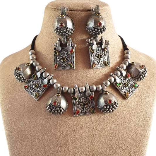 BOHO VIVE NECKLACE